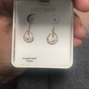 14k Gold Pearl Earrings